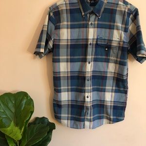 DC short sleeve button down